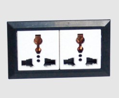 YL 011G 面闆插座(zuò)六孔-實驗室配(pèi)件